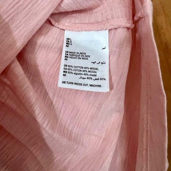 Women's Pink V-Neck Top NWT - Picture 5 of 7